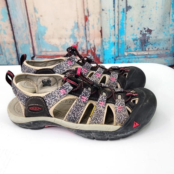 Keen 1016288 Keen Women's Newport H2 Black/Bright Rose - Picture 2 of 7